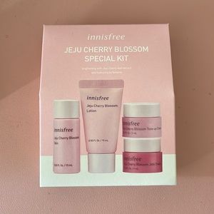 Innisfree Jeju Cherry Blossom Special Kit - brand new expiry 20230903
